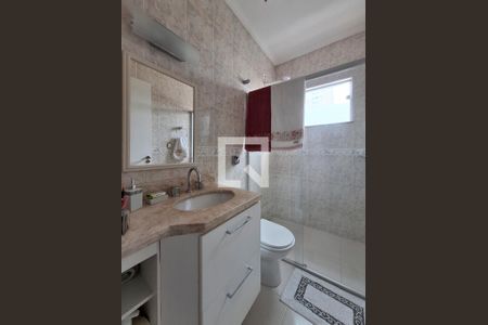 Casa à venda com 250m², 4 quartos e 6 vagasBanheiro Quarto 3