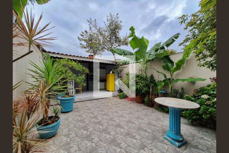 Casa à venda com 250m², 4 quartos e 6 vagasQuintal