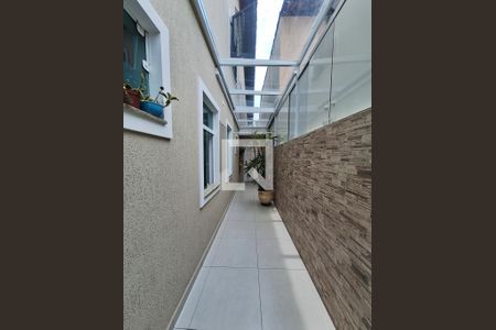 Casa à venda com 250m², 4 quartos e 6 vagasLateral