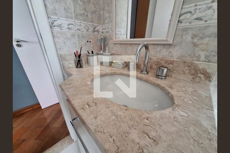 Casa à venda com 250m², 4 quartos e 6 vagasBanheiro Quarto 3