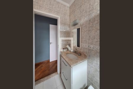 Casa à venda com 250m², 4 quartos e 6 vagasBanheiro Quarto 3