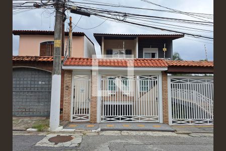 Casa à venda com 250m², 4 quartos e 6 vagasFachada