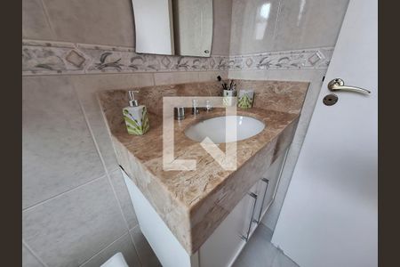 Casa à venda com 250m², 4 quartos e 6 vagasBanheiro Quarto 2