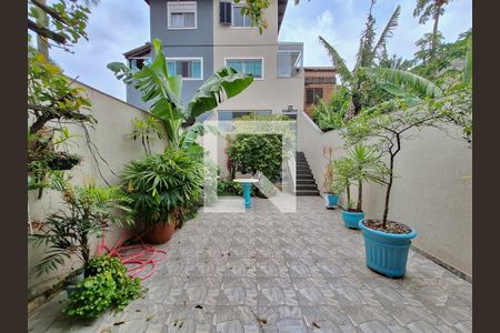 Casa à venda com 250m², 4 quartos e 6 vagasQuintal