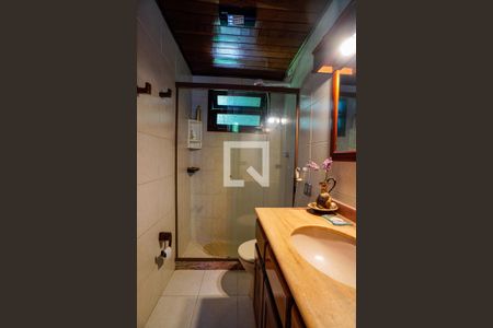 Banheiro de casa de condomínio à venda com 4 quartos, 995m² em Largo da Batalha, Niterói