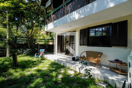 Casa de condomínio à venda com 995m², 4 quartos e 2 vagasFachada