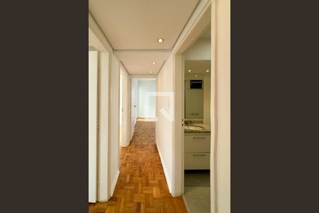 Corredor de apartamento para alugar com 3 quartos, 120m² em Itaim Bibi, São Paulo