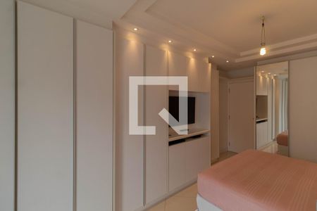 Suíte  de casa à venda com 3 quartos, 180m² em Vila Antonina, São Paulo