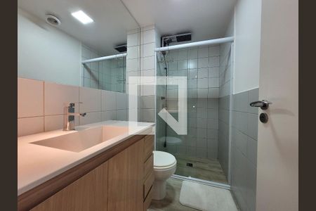 Banheiro de apartamento à venda com 1 quarto, 40m² em Cambuí, Campinas