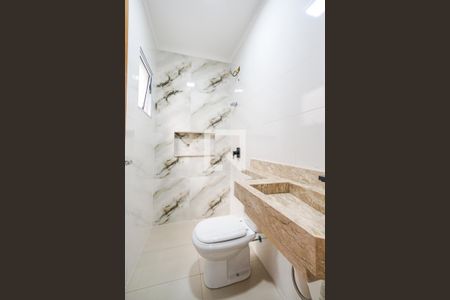 Casa para alugar com 250m², 3 quartos e 4 vagasBanheiro da suíte 02