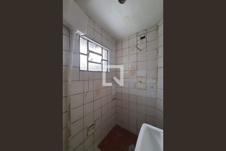 Banheiro de casa de condomínio para alugar com 1 quarto, 30m² em Vila Roque, São Paulo