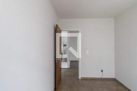 Quarto 1 de apartamento para alugar com 2 quartos, 52m² em Santo Antônio, São José dos Pinhais