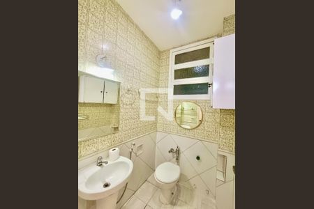 Apartamento à venda com 100m², 3 quartos e 1 vaga Apartamento à venda com 100m², 3 quartos e 1 vagaBanheiro social 1