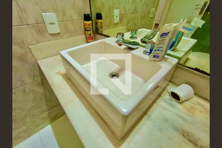Apartamento à venda com 100m², 3 quartos e 1 vaga Apartamento à venda com 100m², 3 quartos e 1 vagaBanheiro social 2