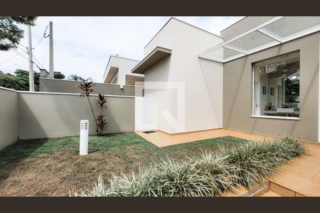 Casa de condomínio à venda com 445m², 3 quartos e 2 vagasFachada