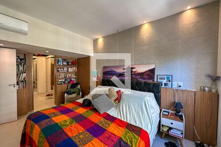 Apartamento à venda com 180m², 3 quartos e 1 vagaSuíte 02