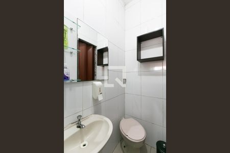 Casa para alugar com 60m², 2 quartos e 1 vaga Casa para alugar com 60m², 2 quartos e 1 vagaBanheiro