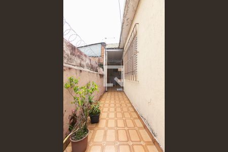 Casa para alugar com 60m², 2 quartos e 1 vaga Casa para alugar com 60m², 2 quartos e 1 vagaCorredor - Entrada