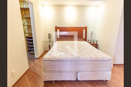 Apartamento para alugar com 156m², 3 quartos e 3 vagas Apartamento para alugar com 156m², 3 quartos e 3 vagasSuíte 1