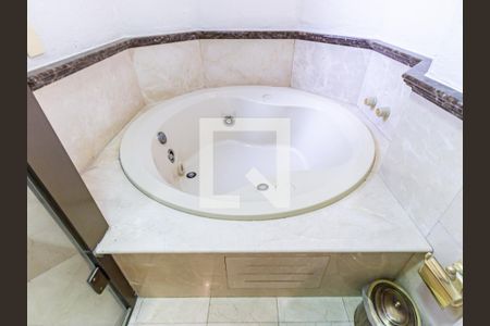 Apartamento para alugar com 156m², 3 quartos e 3 vagas Apartamento para alugar com 156m², 3 quartos e 3 vagasBanheiro da Suíte 1