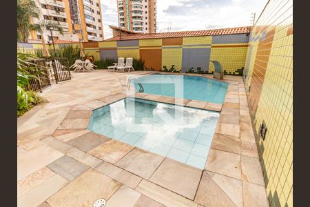 Apartamento para alugar com 156m², 3 quartos e 3 vagas Apartamento para alugar com 156m², 3 quartos e 3 vagasÁrea comum - Piscina