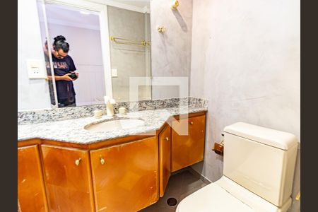 Apartamento para alugar com 156m², 3 quartos e 3 vagas Apartamento para alugar com 156m², 3 quartos e 3 vagasBanheiro da Suíte 2
