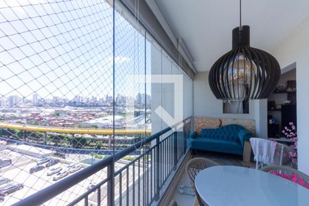 Apartamento à venda com 75m², 2 quartos e 1 vaga Apartamento à venda com 75m², 2 quartos e 1 vagaVaranda