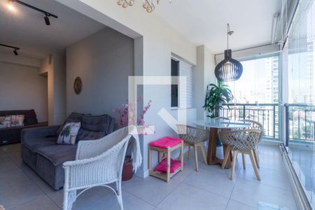 Apartamento à venda com 75m², 2 quartos e 1 vaga Apartamento à venda com 75m², 2 quartos e 1 vagaVaranda