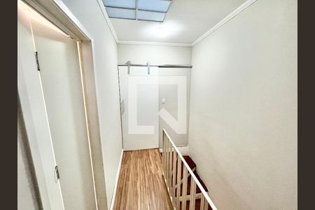 Corredor de casa para alugar com 3 quartos, 180m² em Jardim Paraíso, São Paulo