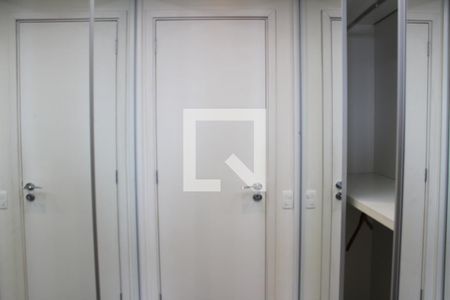 Apartamento à venda com 165m², 2 quartos e 3 vagasCloset