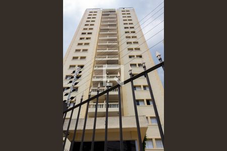 Apartamento para alugar com 61m², 2 quartos e 1 vaga Apartamento para alugar com 61m², 2 quartos e 1 vagaFachada