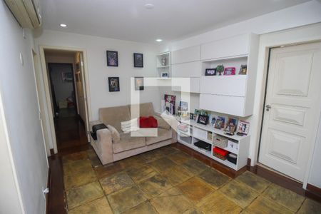 Apartamento à venda com 280m², 4 quartos e 2 vagasSala de TV