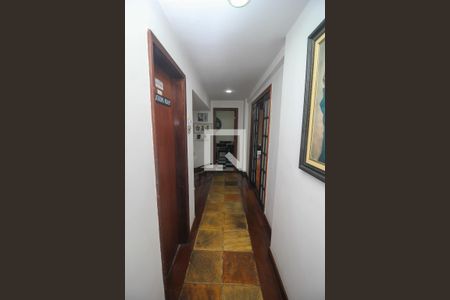 Apartamento à venda com 280m², 4 quartos e 2 vagasCorredor