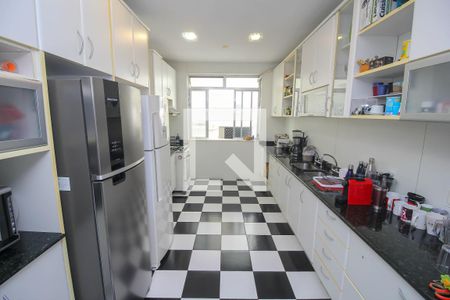 Apartamento à venda com 280m², 4 quartos e 2 vagasCozinha - Armários