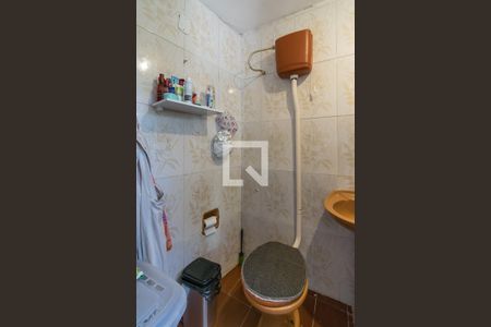 Banheiro de kitnet/studio à venda com 1 quarto, 50m² em Olaria, Rio de Janeiro