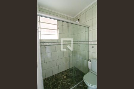 Banheiro de apartamento para alugar com 1 quarto, 58m² em Sarandi, Porto Alegre