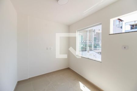 Quarto 2 de casa de condomínio para alugar com 2 quartos, 53m² em Olinda, Nilópolis