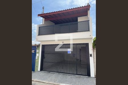 Casa para alugar com 79m², 2 quartos e 1 vagaFachada