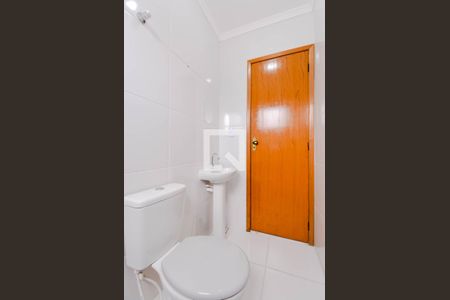 Banheiro de kitnet/studio para alugar com 1 quarto, 23m² em Jardim Santa Vicência, Guarulhos