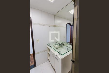 Casa à venda com 200m², 3 quartos e 3 vagas Casa à venda com 200m², 3 quartos e 3 vagasBanheiro