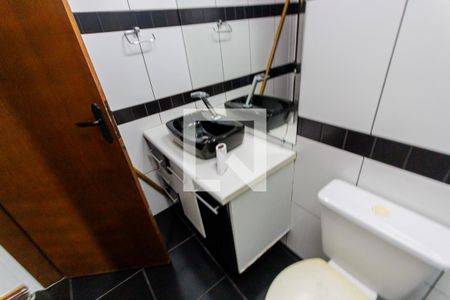 Casa à venda com 200m², 3 quartos e 3 vagas Casa à venda com 200m², 3 quartos e 3 vagasPia