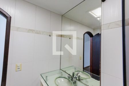 Casa à venda com 200m², 3 quartos e 3 vagas Casa à venda com 200m², 3 quartos e 3 vagasEspelho