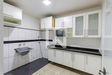 Casa à venda com 200m², 3 quartos e 3 vagas Casa à venda com 200m², 3 quartos e 3 vagasÁrea de Serviço
