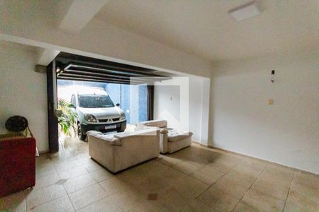Casa à venda com 200m², 3 quartos e 3 vagas Casa à venda com 200m², 3 quartos e 3 vagasGaragem