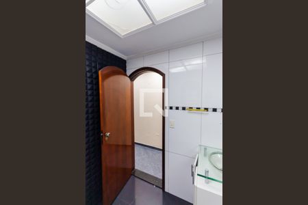 Casa à venda com 200m², 3 quartos e 3 vagas Casa à venda com 200m², 3 quartos e 3 vagasLavabo