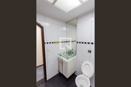 Casa à venda com 200m², 3 quartos e 3 vagas Casa à venda com 200m², 3 quartos e 3 vagasLavabo