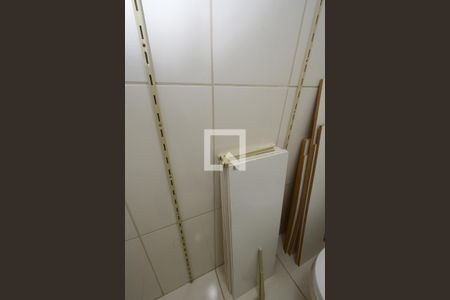 Banheiro de serviço de apartamento à venda com 2 quartos, 64m² em Vila Anhanguera, São Paulo