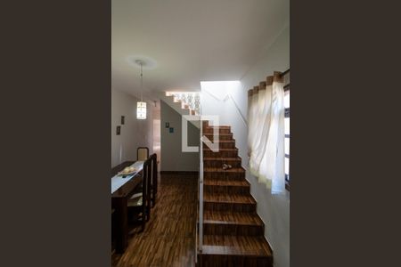 Escada de casa à venda com 3 quartos, 119m² em Vila Paranagua, São Paulo