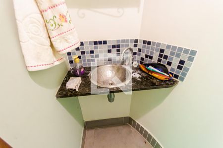 Casa à venda com 412m², 3 quartos e 3 vagasBanheiro de serviço