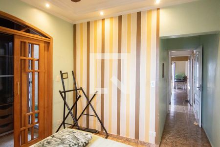 Casa à venda com 200m², 2 quartos e 2 vagas Casa à venda com 200m², 2 quartos e 2 vagasSuíte